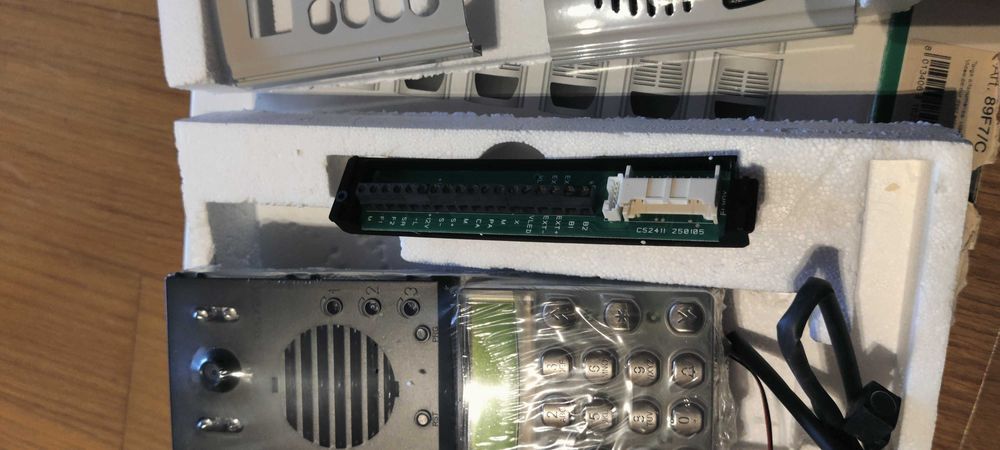 Elvox Art.13F7 porteiro teclado camara coluna novo