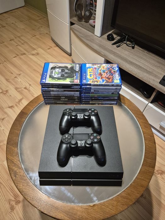 PlayStation 4 Ps4. Stan idealny. Pad, gry