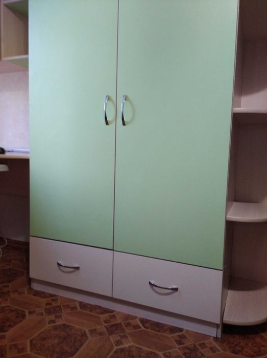 Ліжко,шафа,комод,полиці для кижок,письмовий стіл , Черкассы, торг
