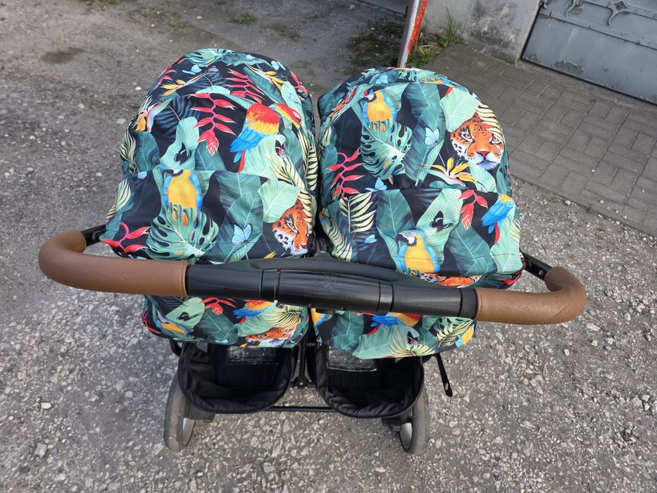 Wózek spacerowy bliźniaczy