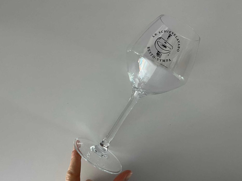 Ładny pękaty kieliszek do wina – Le Schievelavabo