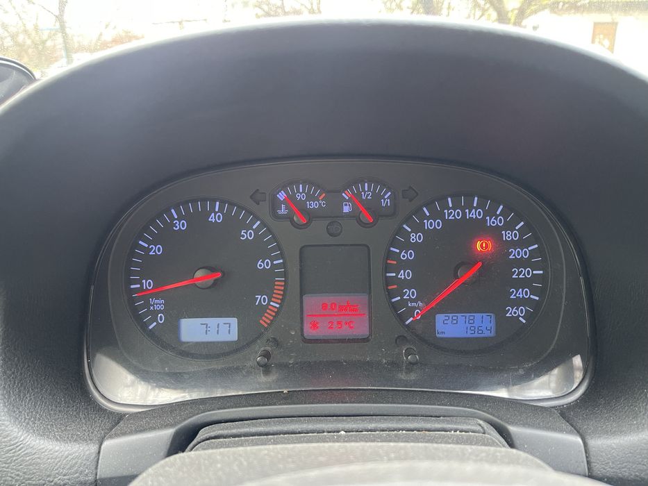 Volkswagen Golf 4 1.6 бензин 2001