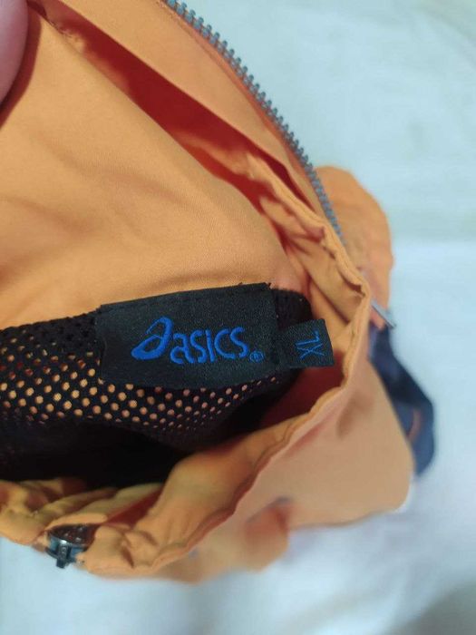 zip hoodi 1/3 asics