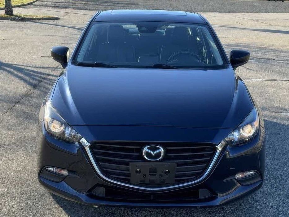 Mazda 3 Touring      2018