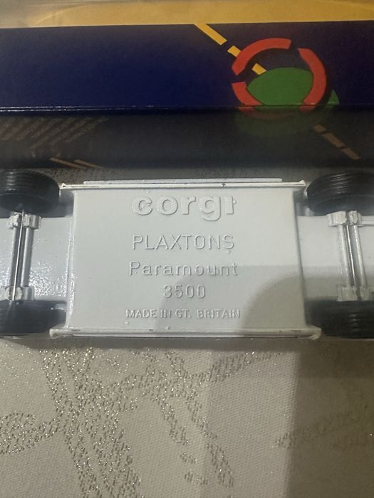 Autocarro miniatura da corgi