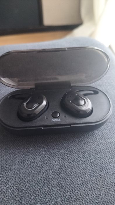 Auriculares pretos