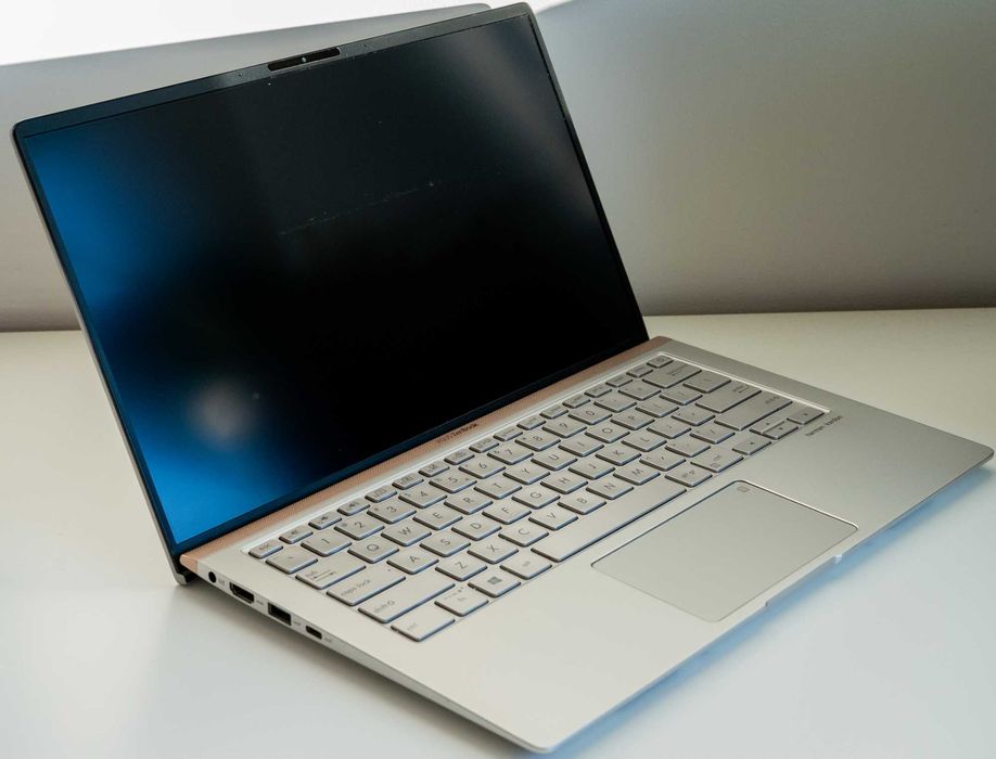 Laptop Asus UX433FA