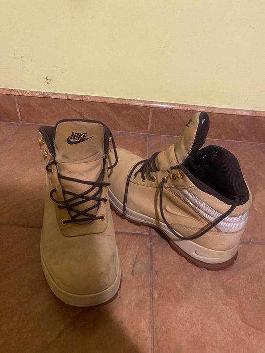 Buty zimowe Nike 44r