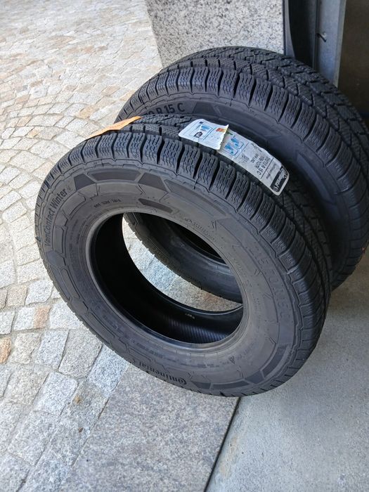 Pneus Novos 215/70R15 C Continental