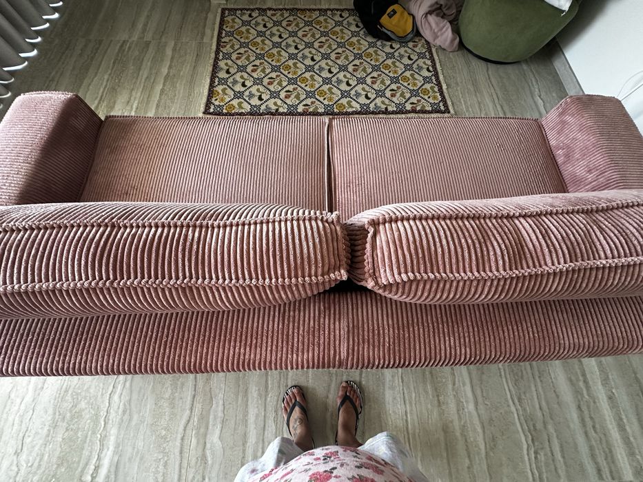 Sofá cama como  novo cor rosa velho