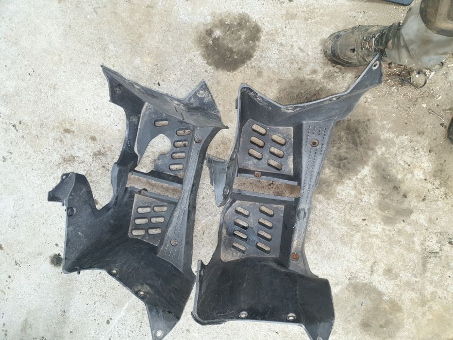 Suzuki kingquad 400 stopien podest podnóżek 2016 r