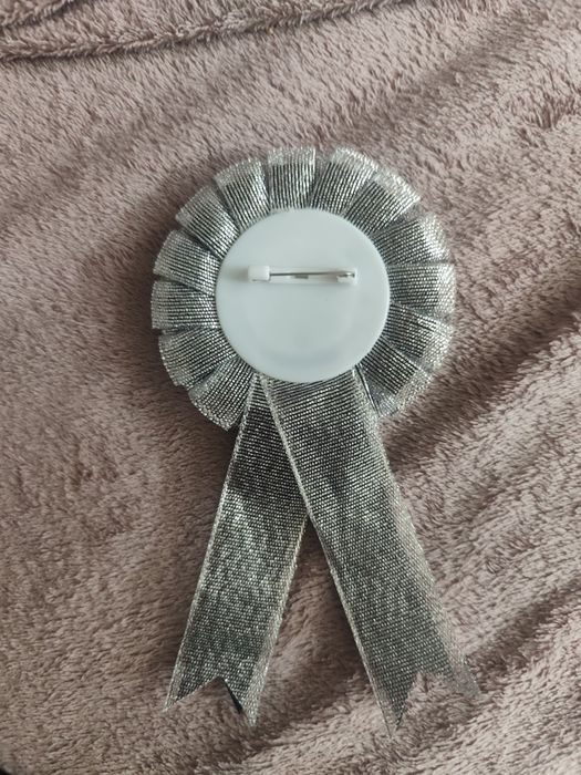 Szarfa i przypinka na wieczór kawalerski