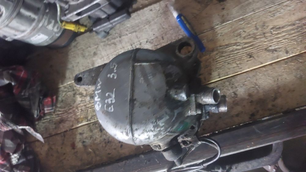 Компрессор кондиціонера BMW E30 E32 64521385000