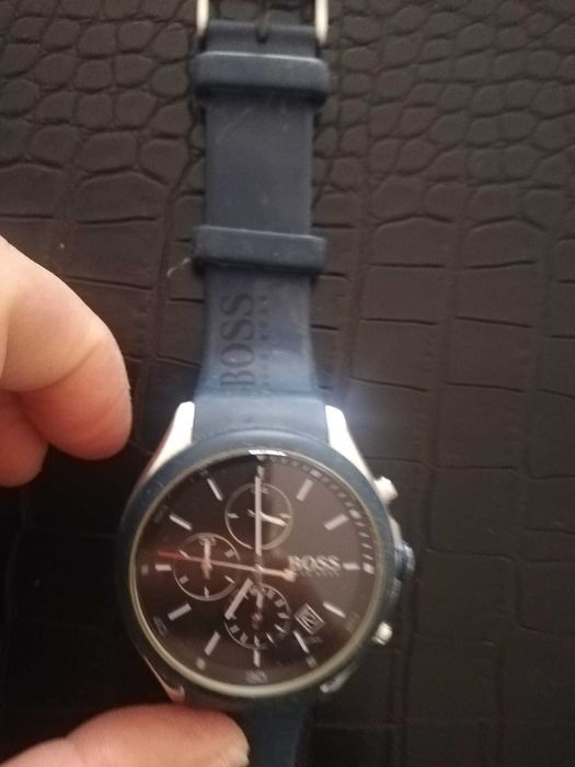 relogio Hugo Boss original tenho a caixa , lindo com pouco uso