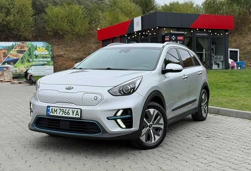 продаю машину kia niro