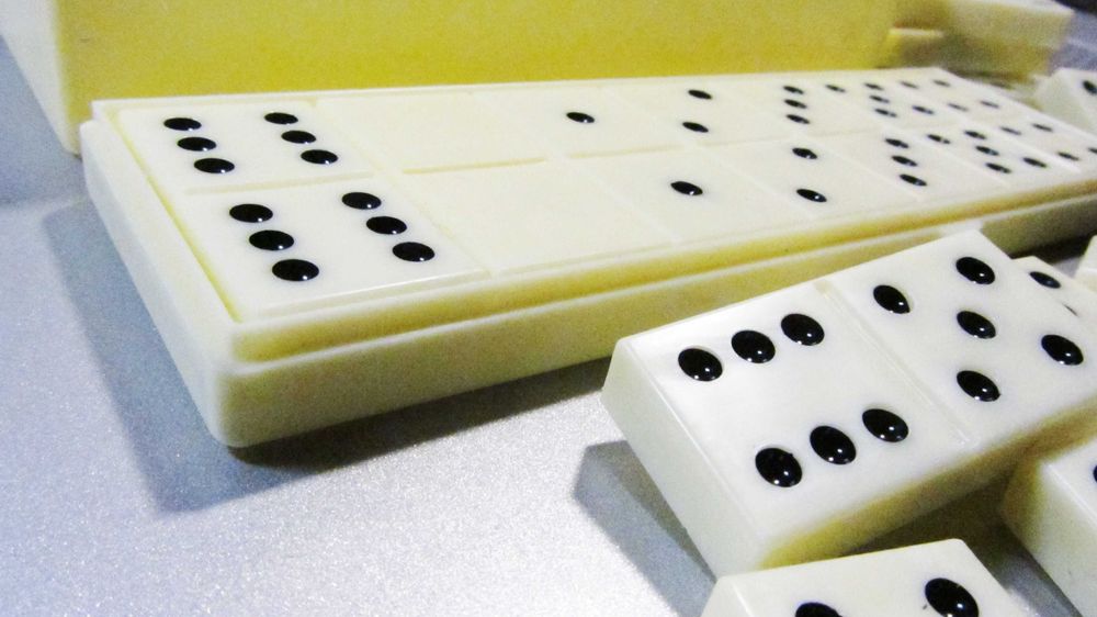 доміно білого кольору набір для гри доміно гарний подарунок