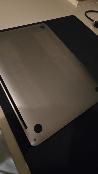 Macbook Pro 13, 2019 Com anomalia