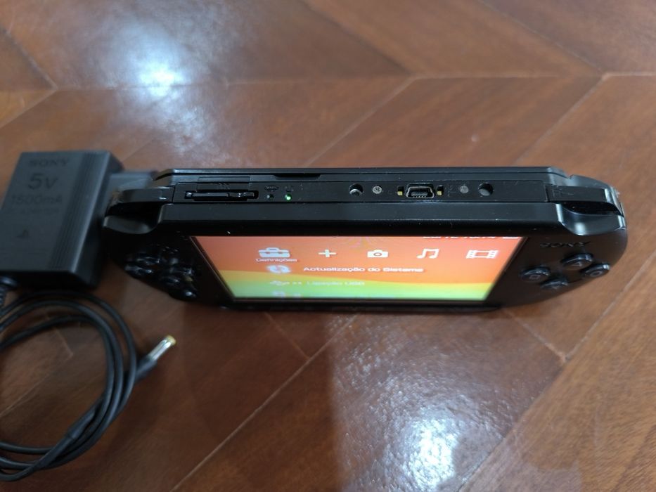 Sony PSP-E1004 (p/ arranjo ou peças)