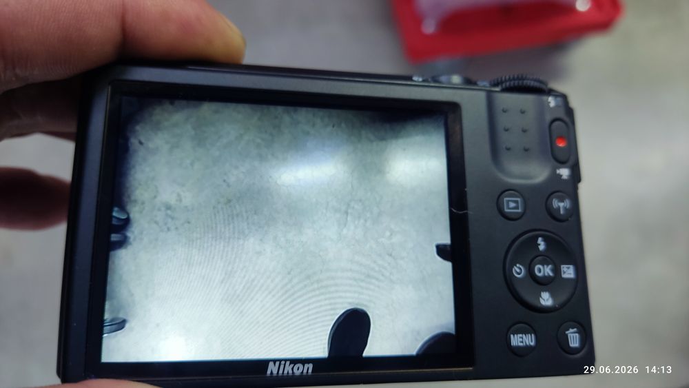 Ультракомпактний фотоапарат Nikon Coolpix S7000 (16MP, 20x Zoom, Wi-Fi)