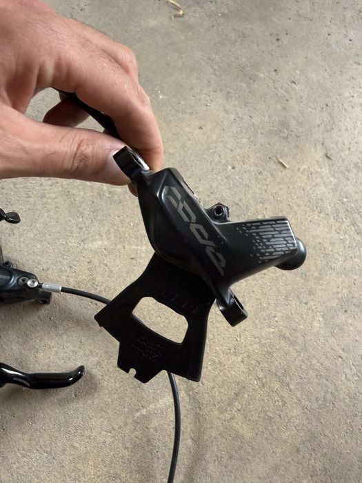 Travões Sram Code R + Pastilhas