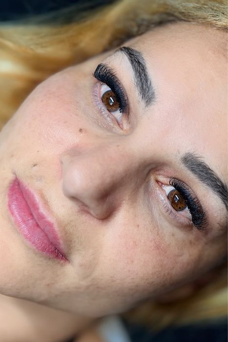 Extensão de Pestanas e Micropigmentação
