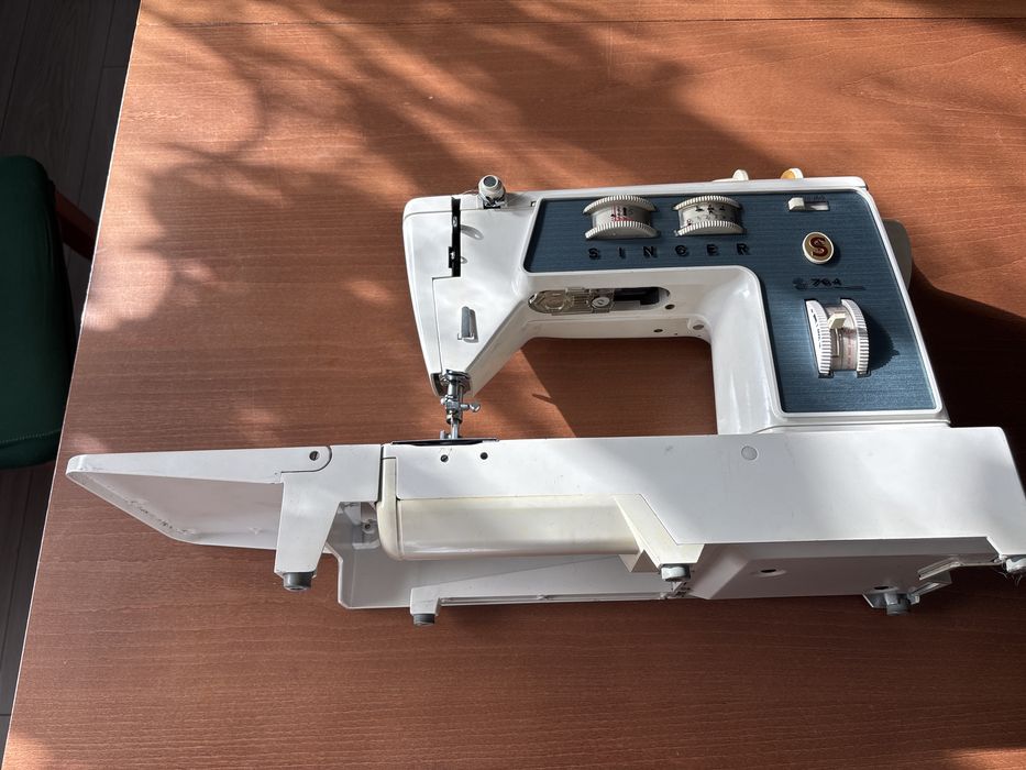 Maszyna do szycia Singer 764