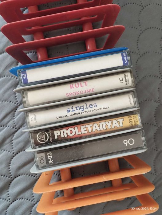 Stojak na kasety magnetofonowe