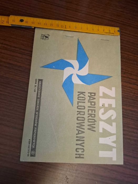 Stary kolekcjonerski zeszyt papierów kolorowych prl