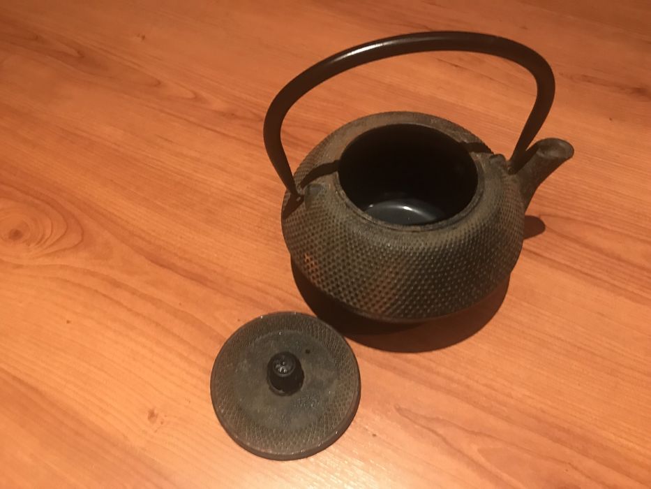 Pote / chaleira em ferro. Antigo