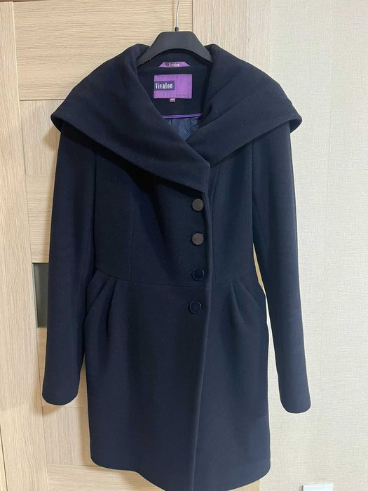 Жіноче пальто у гарному стані