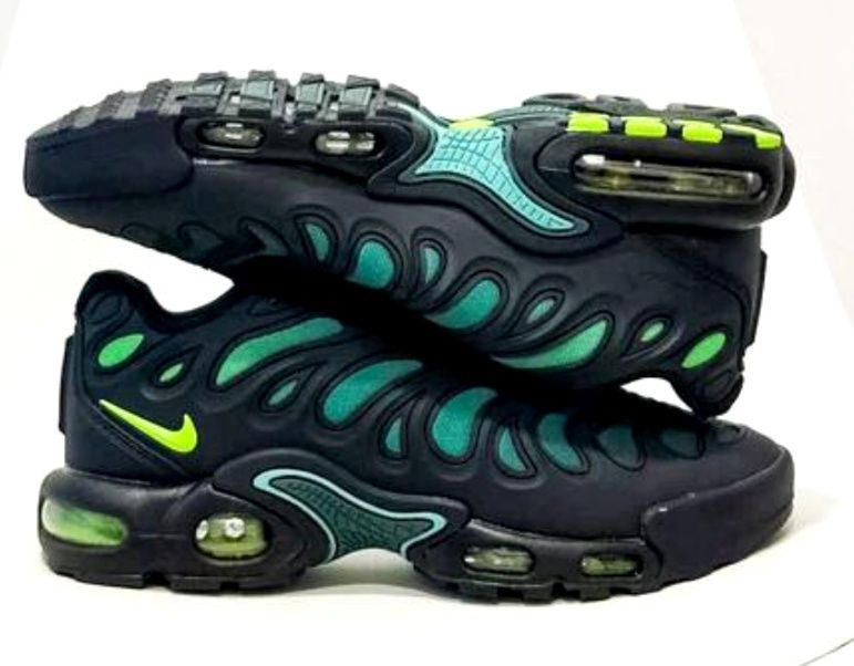 Nike Air Max Plus Drift кроссовки мужские черные с зелёным демисезон