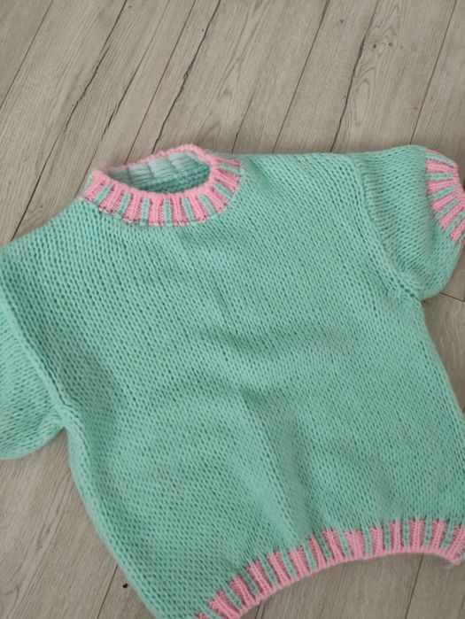Sweter z krótkim rękawem