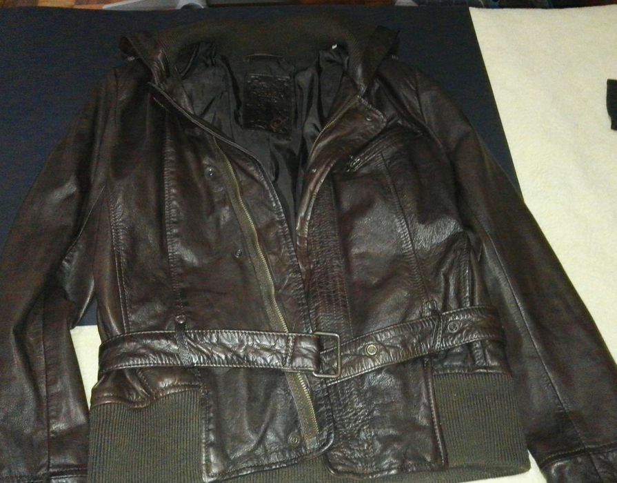 Blusão para Senhora, Pepe Jeans, em pele genuina, cor castanha.