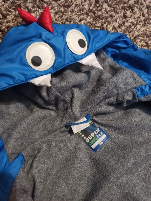 Демісезонна куртка F&F, на 4-5 років.