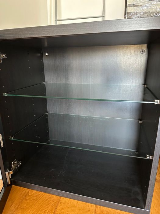 Móvel Vitrine IKEA BESTA (60x40x64 cm) c/ Porta GLASSVIK – Excelente Estado