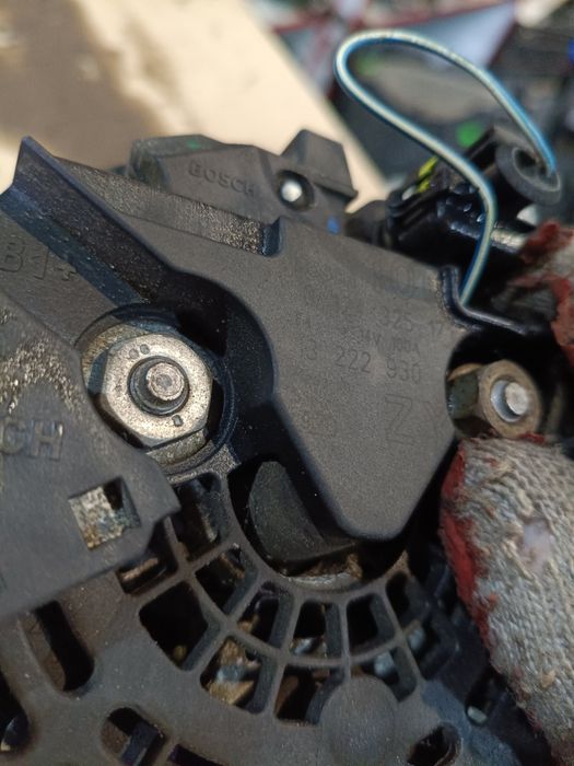 Генератор Opel Corsa D Astra Meriva 1.0 1.2 1.4 бензин Опель