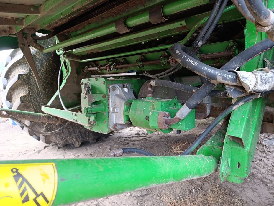 Комбайн John Deere 9680 WTS 2004p