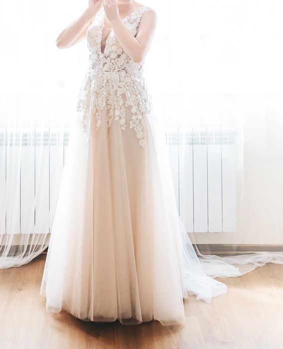 Suknia ślubna m l piękna