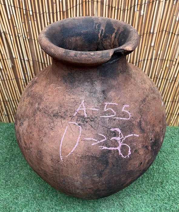 Talha antiga em terracota para decoração