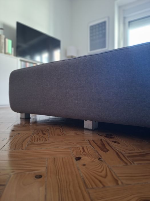 Sofá de 3 a 4 lugares chaise longue cinzento