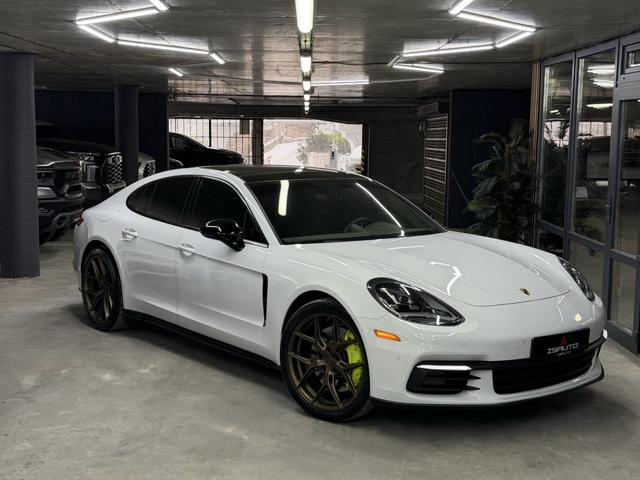 Porsche Panamera 4-E Hybrid