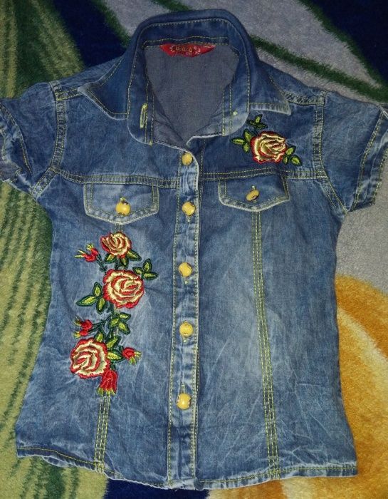 Модная джинсовая рубашка на девочку