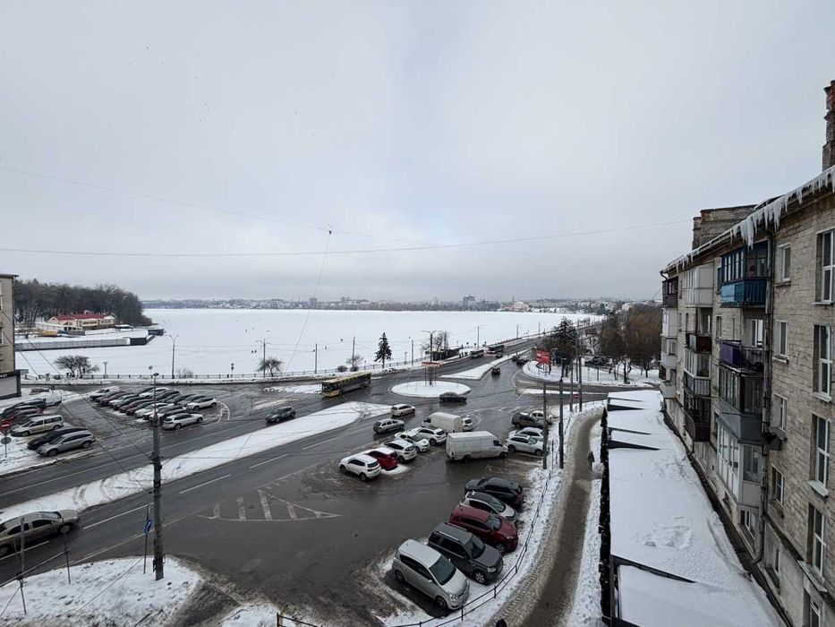 3-кім. квартира з виглядом на озеро