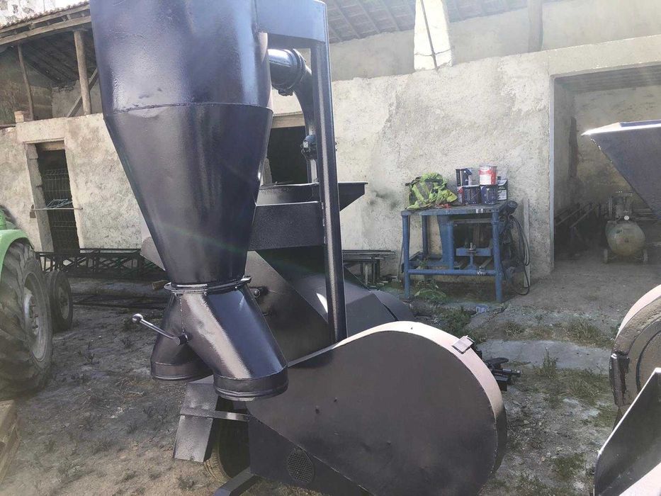 Moinho a martelos marca FIALHO