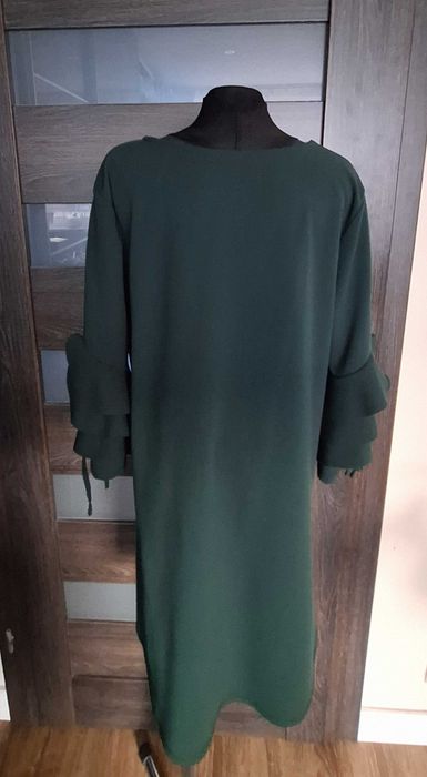 Włoska sukienka w kolorze butelkowej zieleni