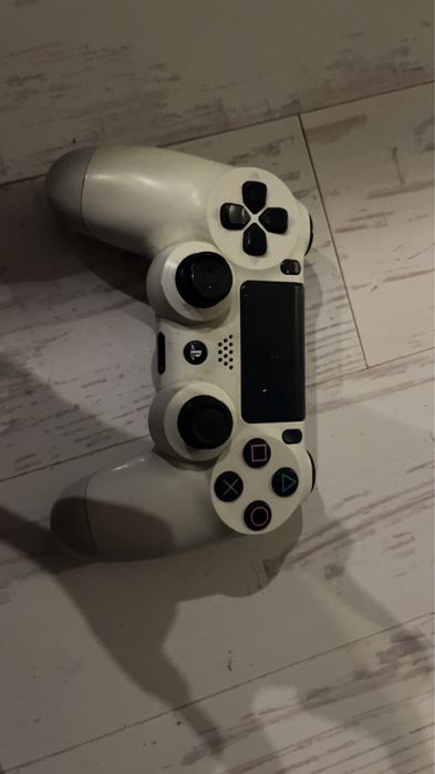 Konsola Playstation 4
