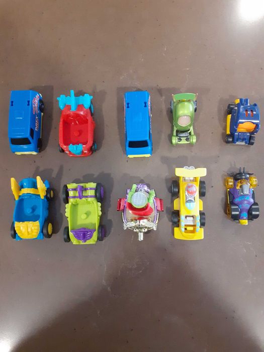 20 Carros de colecção e de brincar