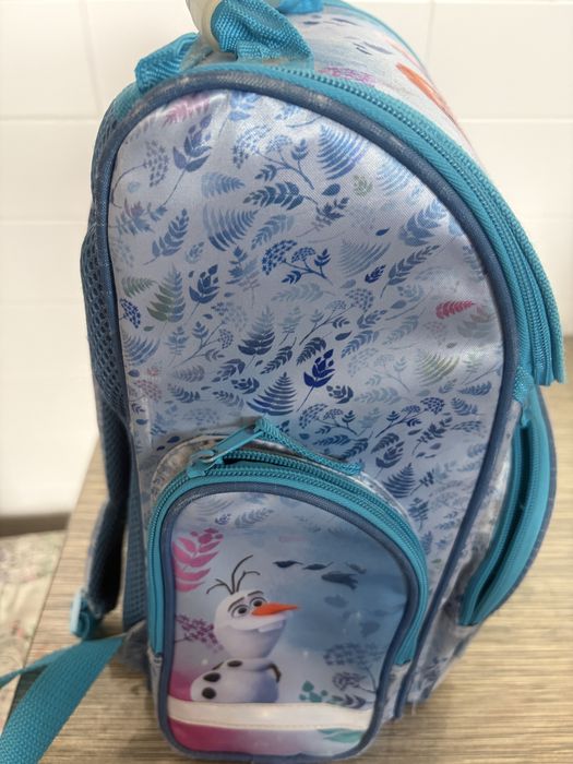 Mochilas infantis com o tema Frozen da Disney