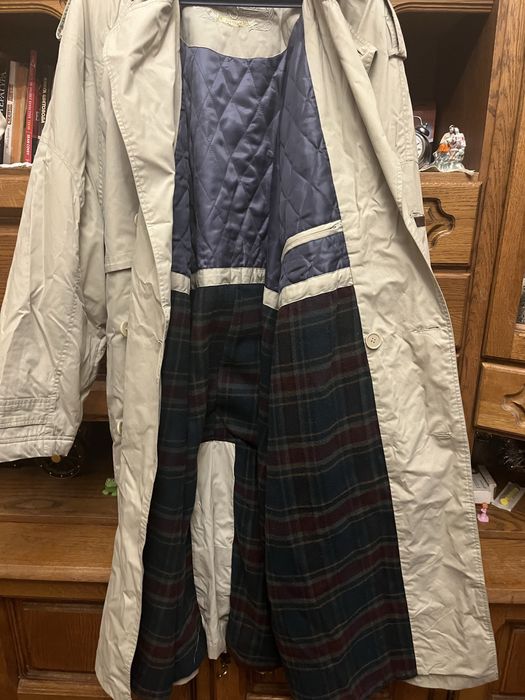 Костюм чоловічий,54р.та плащ
