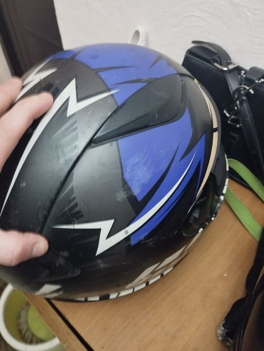 Продаю два мото шлема/бу не дорого удобные в использовании почти даром
